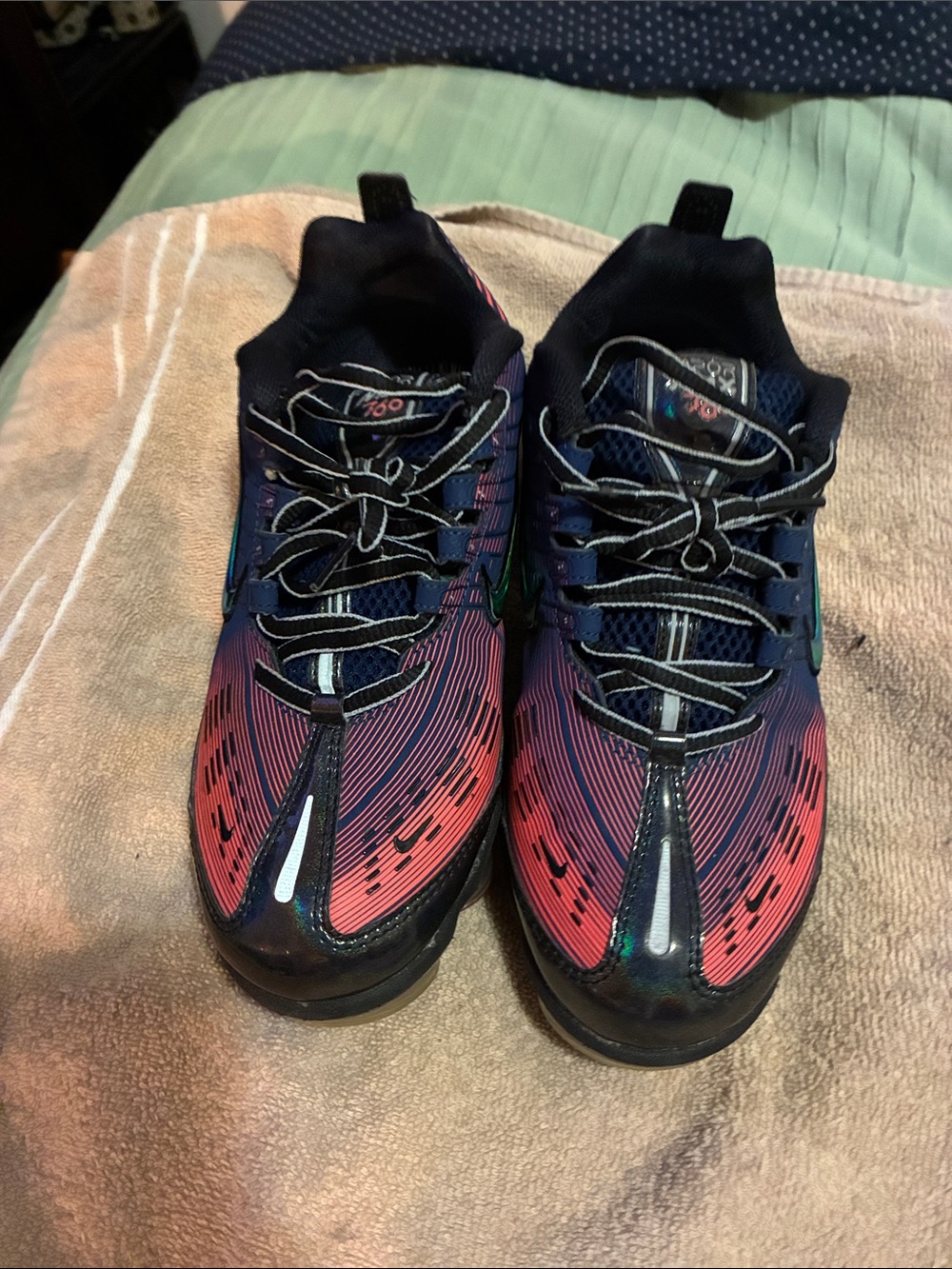 Nike Women's Athletic Shoes - Iridescent Navy & Pink